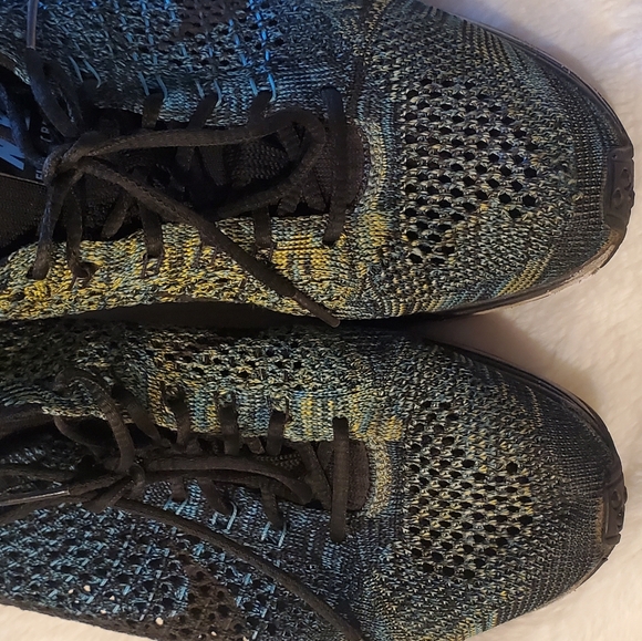 Nike Flyknit Racer - Picture 3 of 12